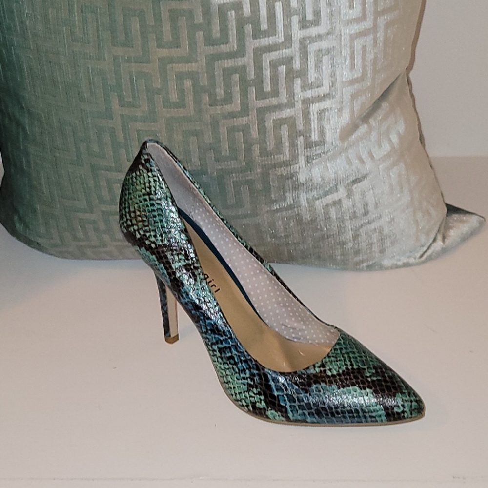 Bundle 2/$26-Steve Madden heels